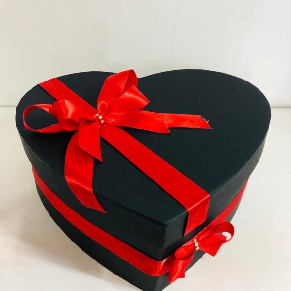 Caixa box love especial com vinhos chocolates e rosas - Image 2