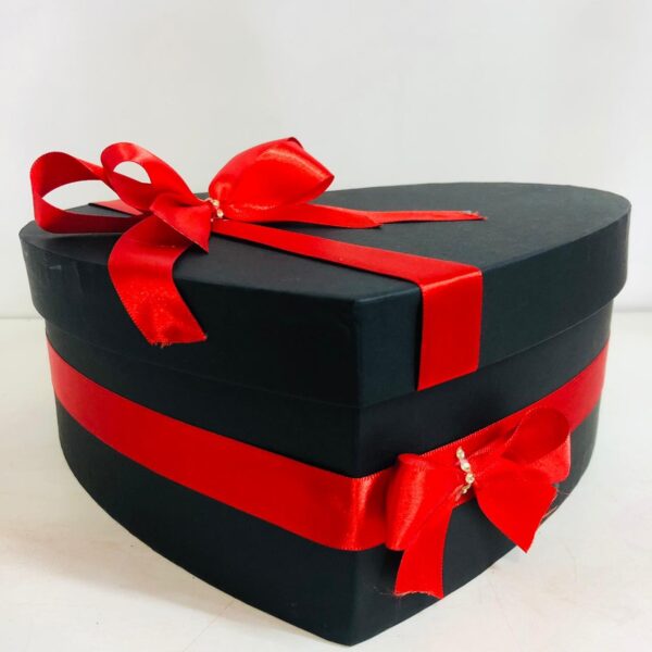 Caixa box love especial com vinhos chocolates e rosas - Image 3